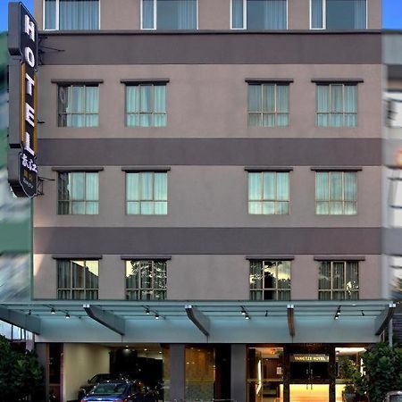 Yangtze Hotel 长江酒店 Джохор-Бару Экстерьер фото