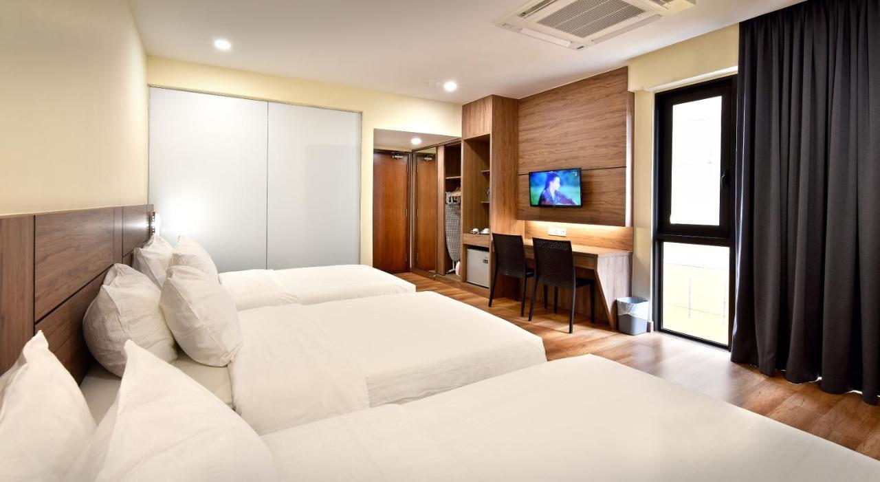 Yangtze Hotel 长江酒店 Джохор-Бару Экстерьер фото