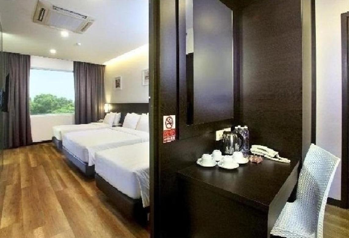 Yangtze Hotel 长江酒店 Джохор-Бару Экстерьер фото